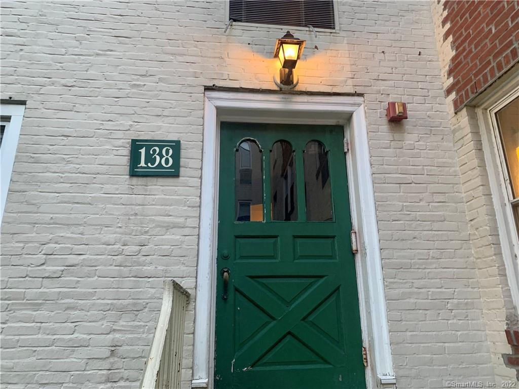 138 Woodside Green Street, Unit 2A — exterior photo