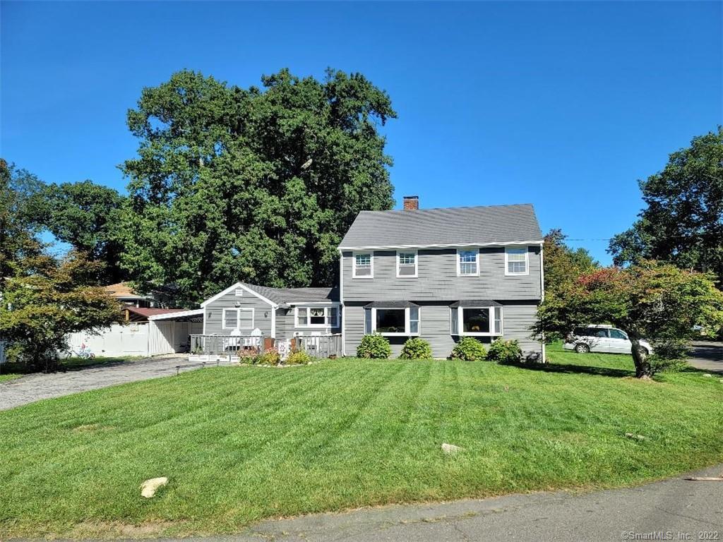 11 Cossitt Road — exterior photo