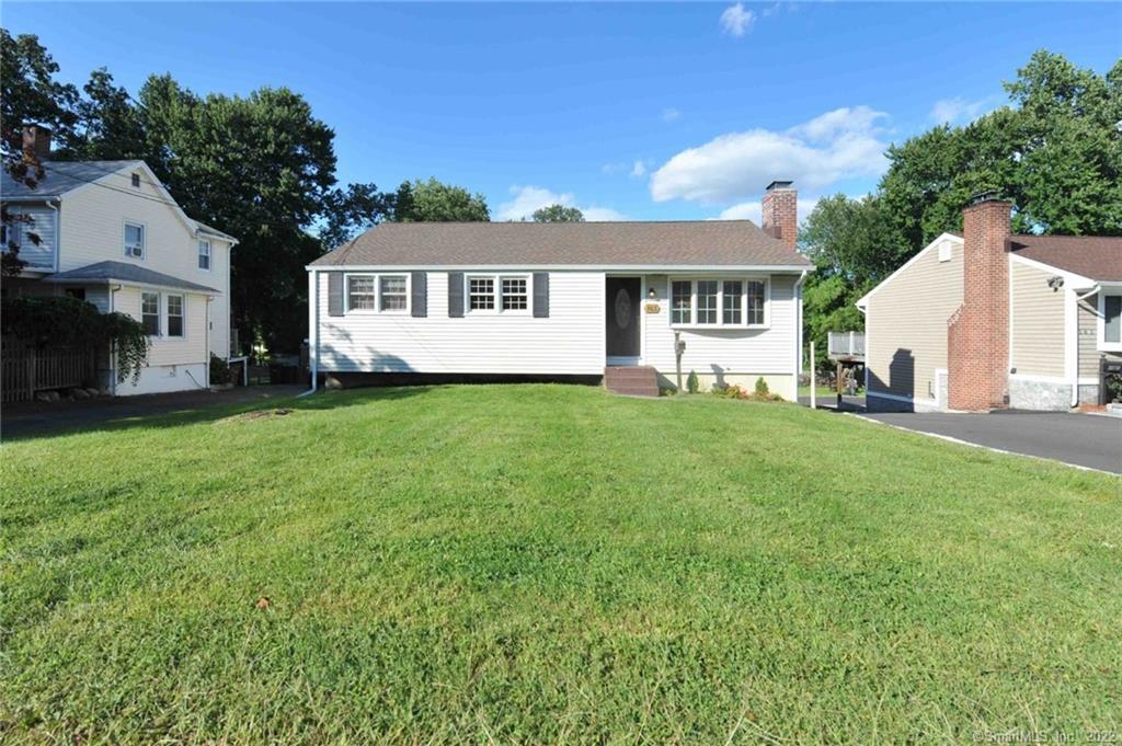 165 Toms Road — exterior photo