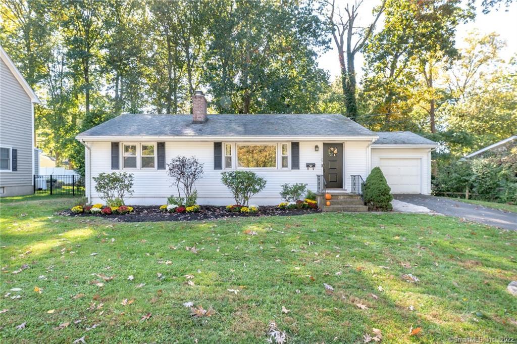 76 Crestwood Drive — exterior photo