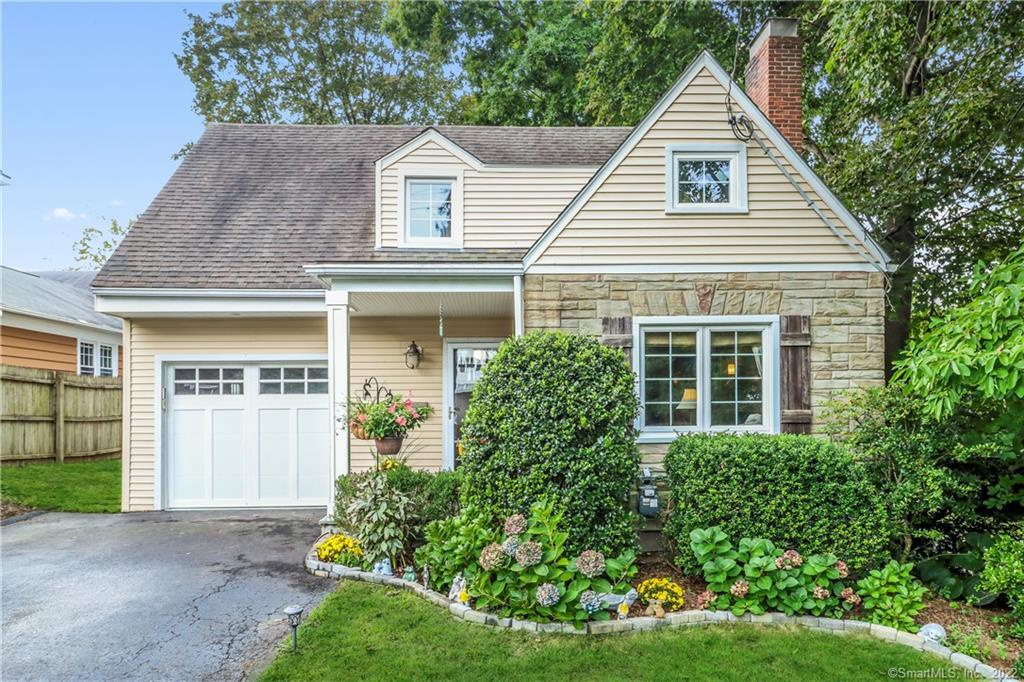 14 Nelson Avenue — photo 1