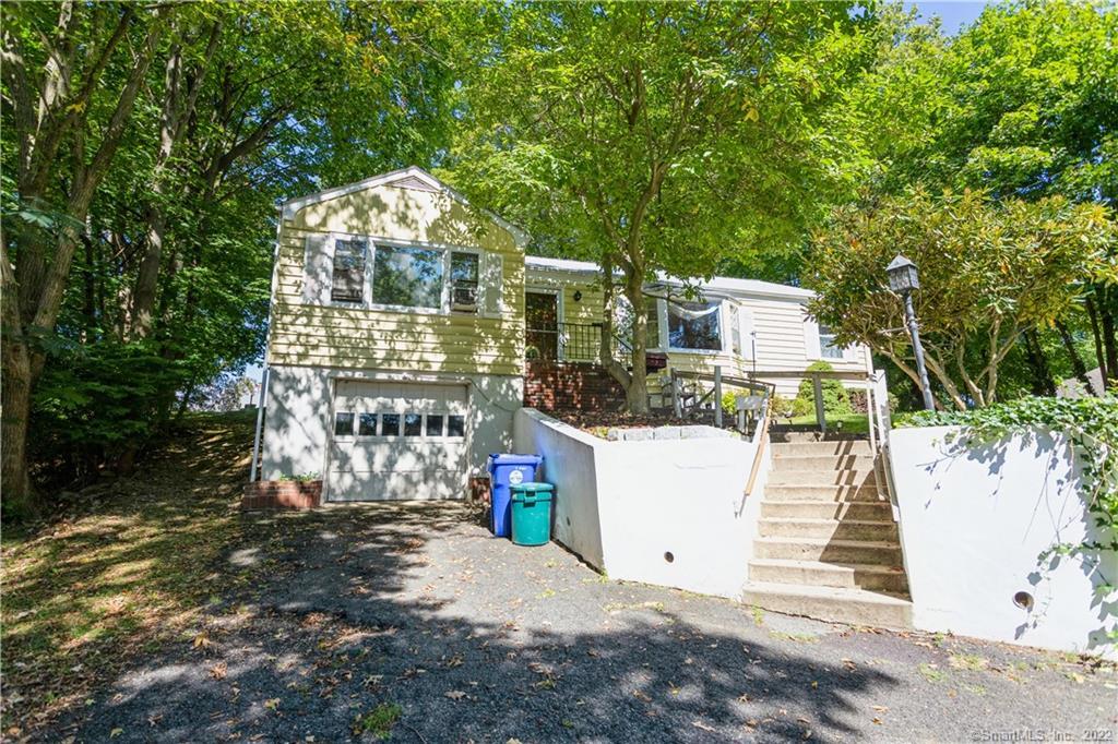 9 Colony Street — exterior photo
