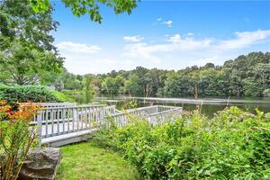 88 Rowayton Woods Drive