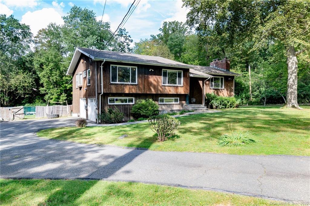 30 Lumanor Drive — exterior photo