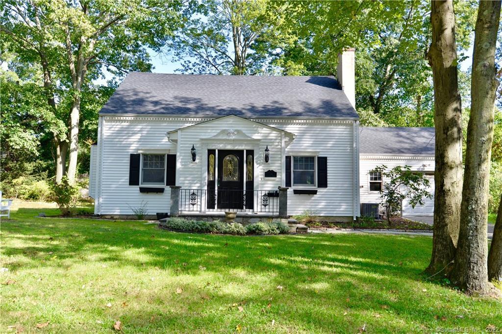 181 Woodbury Avenue — exterior photo