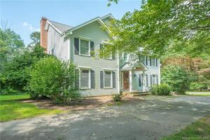 24 Old Farm Hill Road