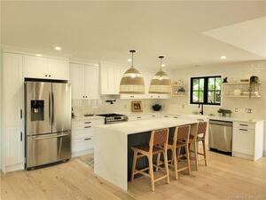2182 Stratfield Road