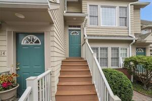 83 Locust Avenue, Unit 423