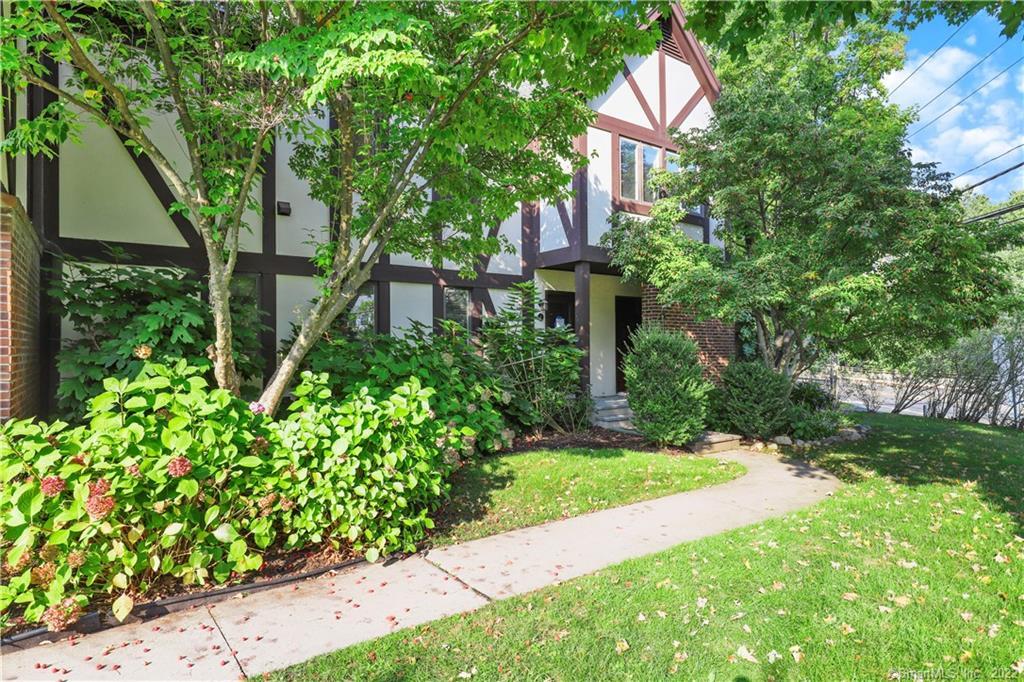 668 Glenbrook Road, Unit 3 — exterior photo