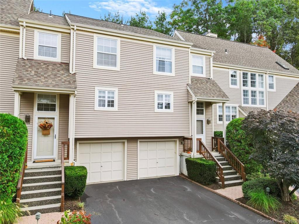 703 Foxboro Drive — photo 1