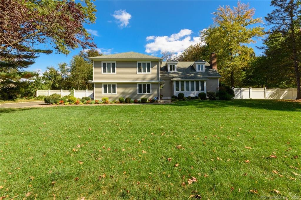 10 Huckleberry Drive — photo 1