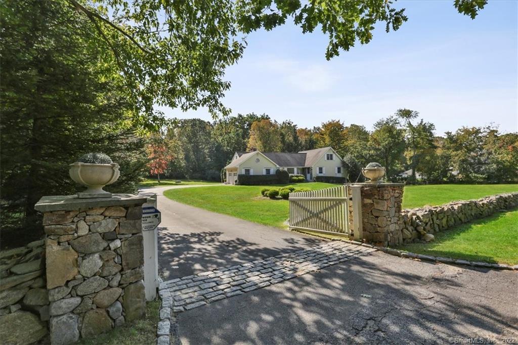 151 Weeburn Drive — exterior photo