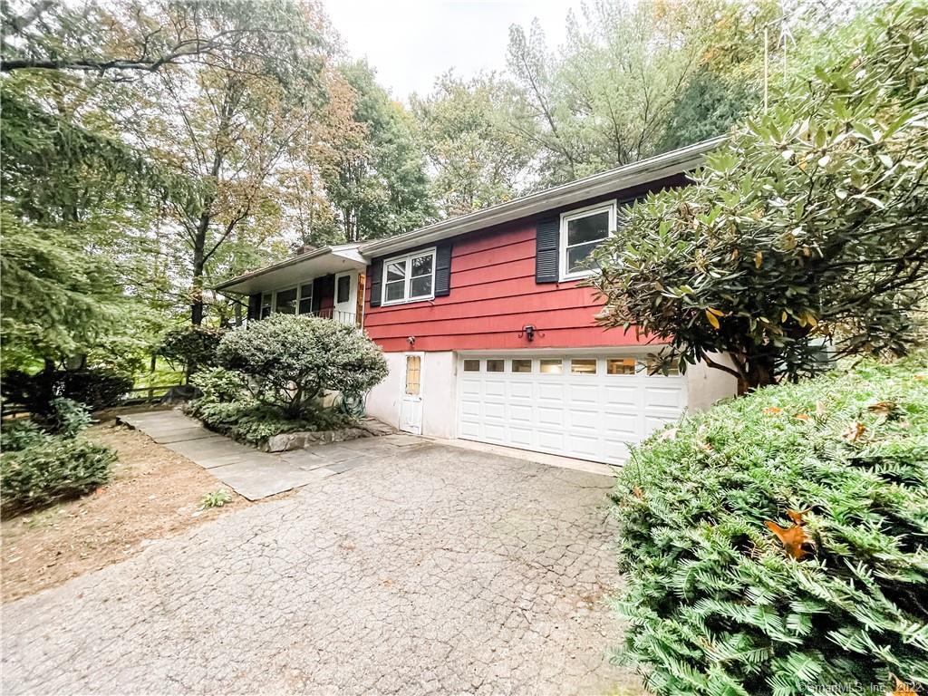 1 Briar Street — exterior photo