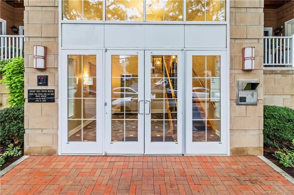 25 Adams Avenue, Unit 303 — exterior photo