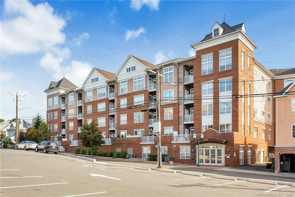850 Main Street, Unit 418 — exterior photo