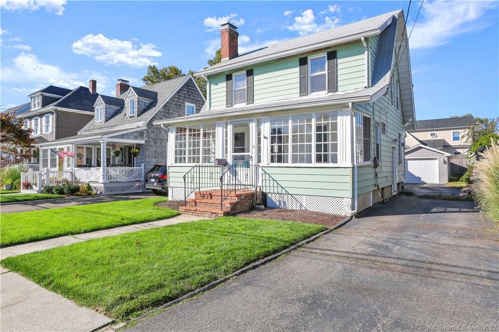 9 Norman Avenue — photo 1