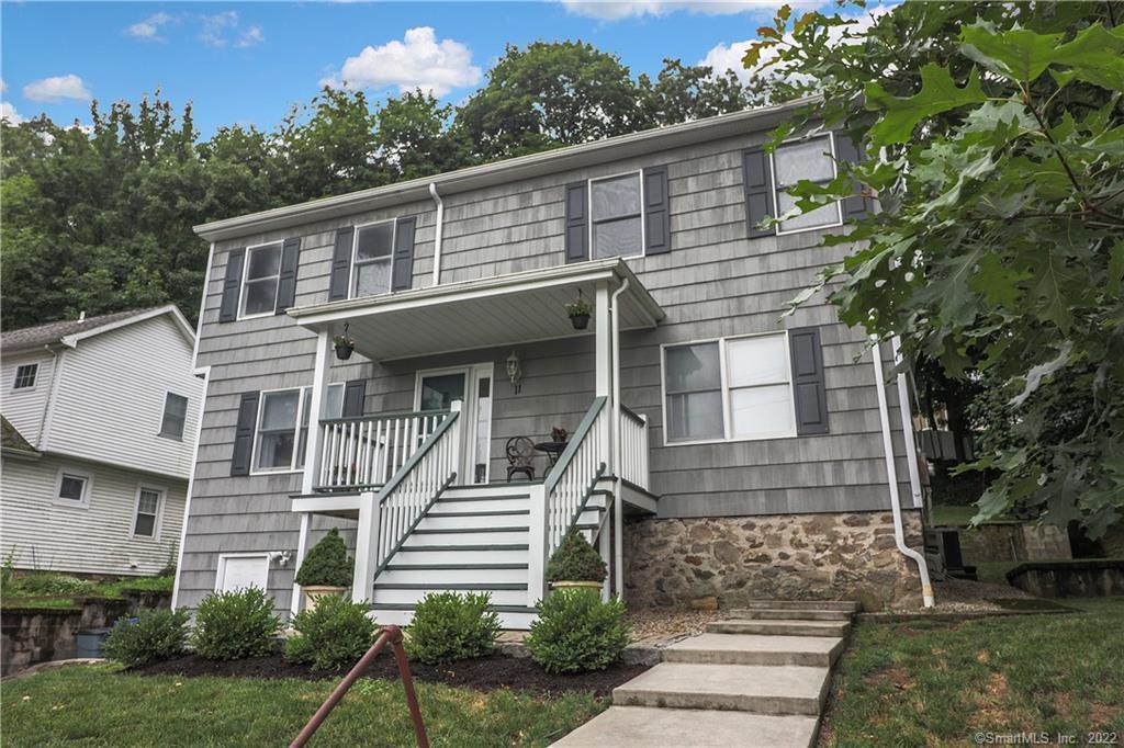 11 Bartlett Avenue — exterior photo