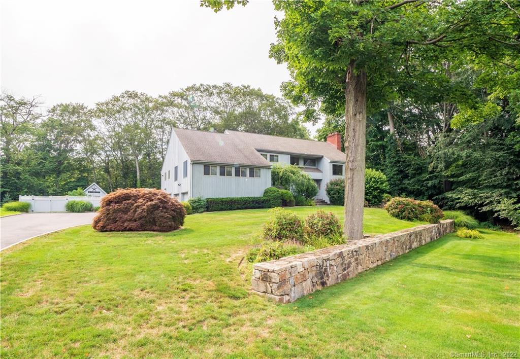 16 Fireside Court — exterior photo