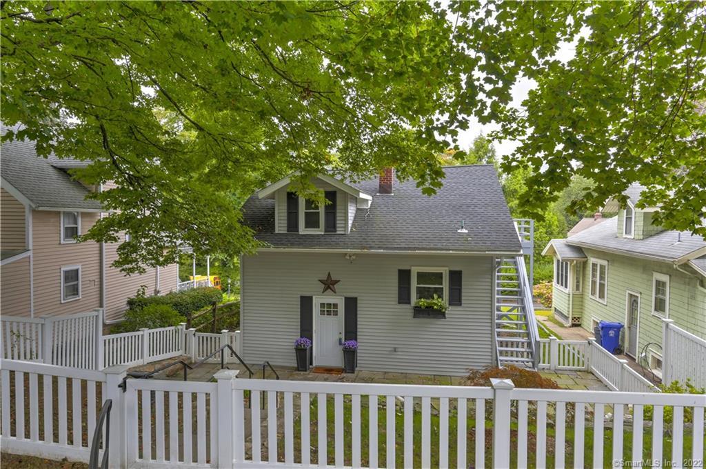 19 East Avenue — exterior photo