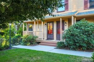 178 Flax Hill Road, Unit A202