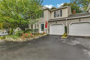 54 Lakeview Avenue, Unit 16