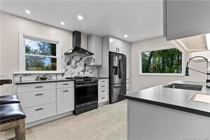 4 Elizabeth Avenue