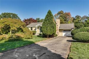 24 Lloyd Road