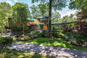 7 Chateau Ridge Road