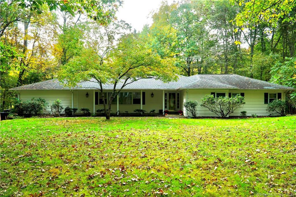 19 Pinewood Road — exterior photo
