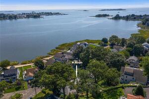 96 Shorefront Park