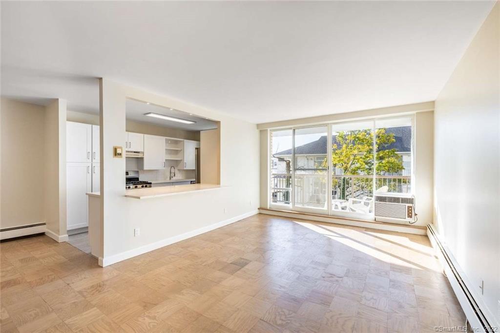 65 Glenbrook Road, Unit 3D — exterior photo