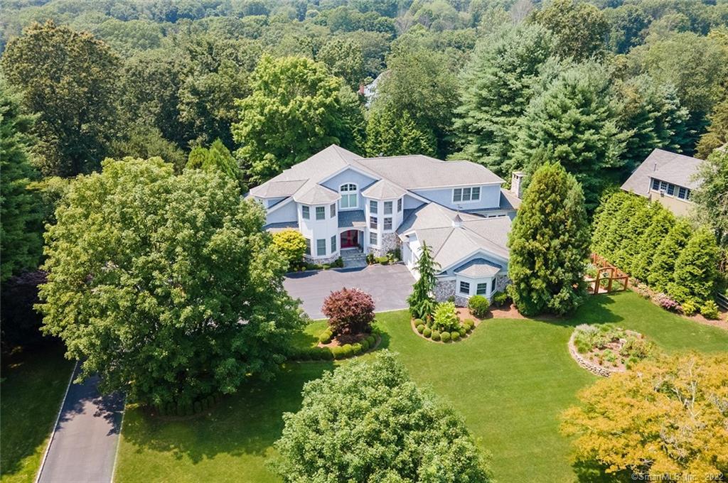 211 Coventry Lane — exterior photo