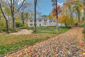 22 Stony Brook Road