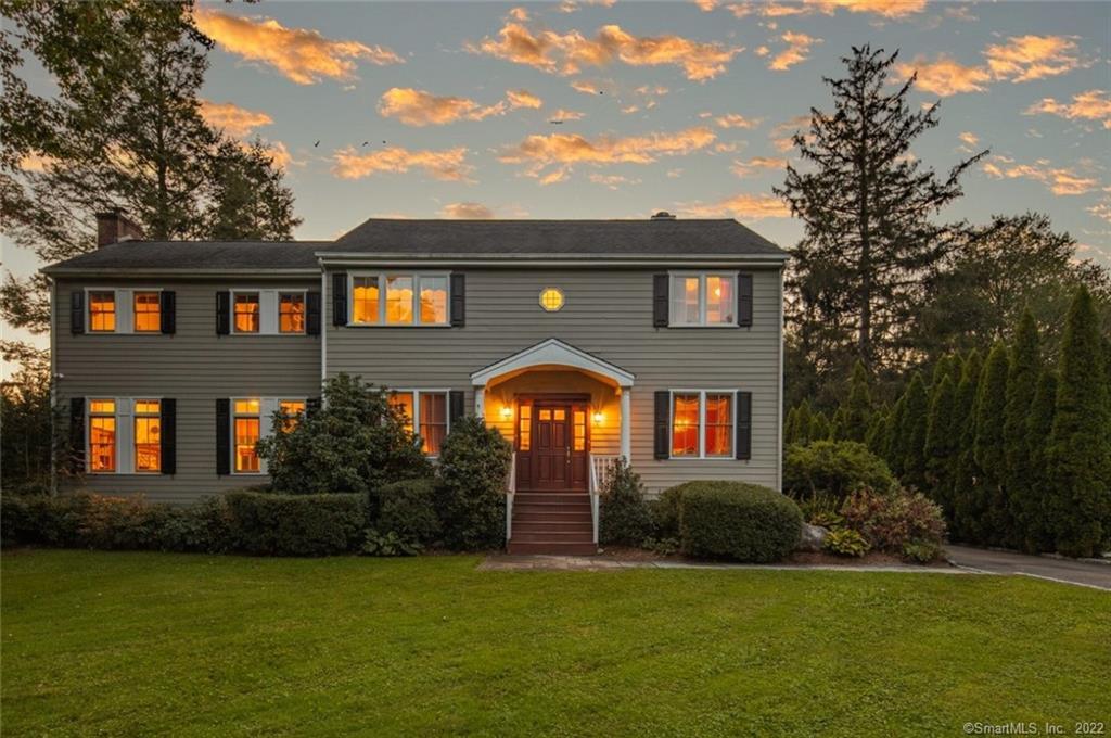 19 Hillside Avenue — exterior photo