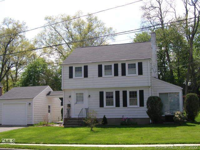 72 Lynnbrook Road — exterior photo
