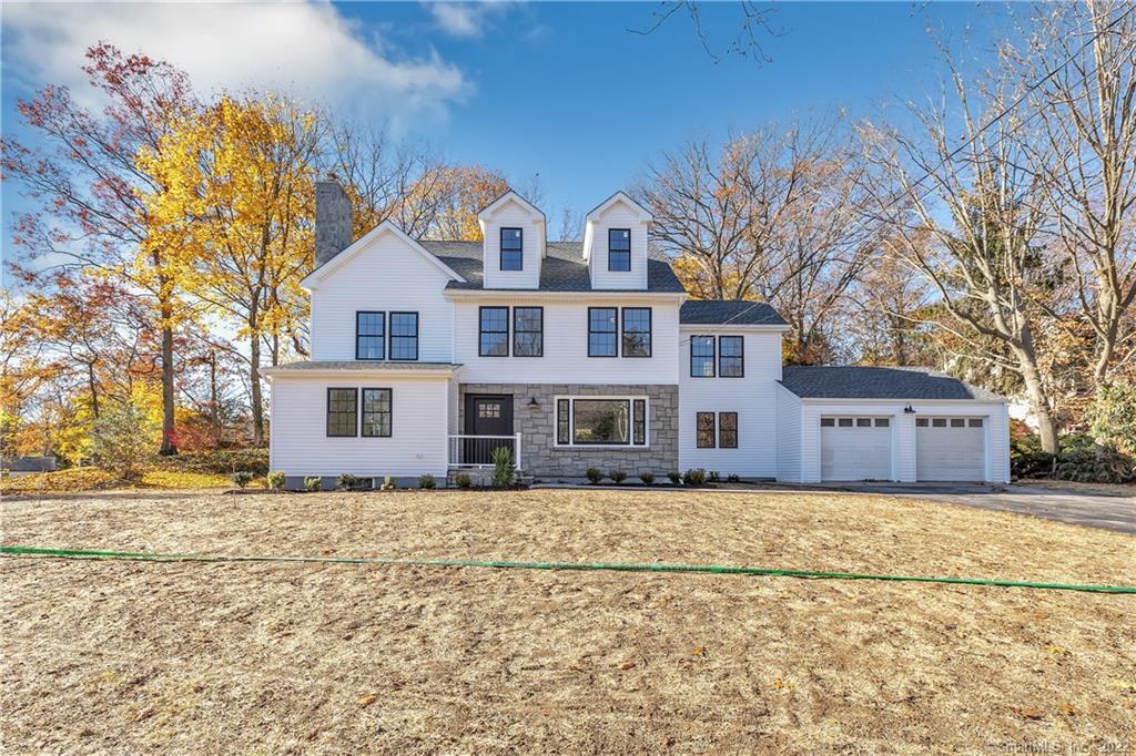 15 Round Hill Road — exterior photo