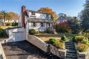 36 Rampart Road