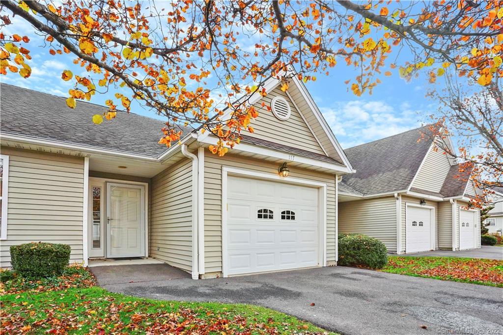 117 Haley Lane, Unit 117 — exterior photo