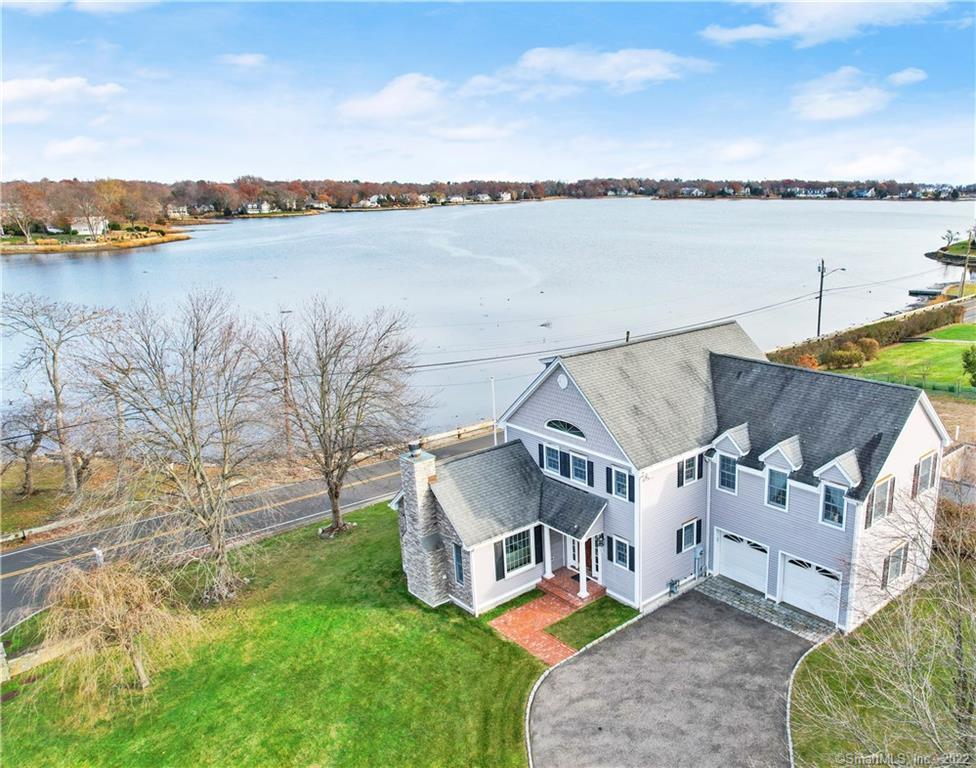 6 Holly Cove Circle — exterior photo
