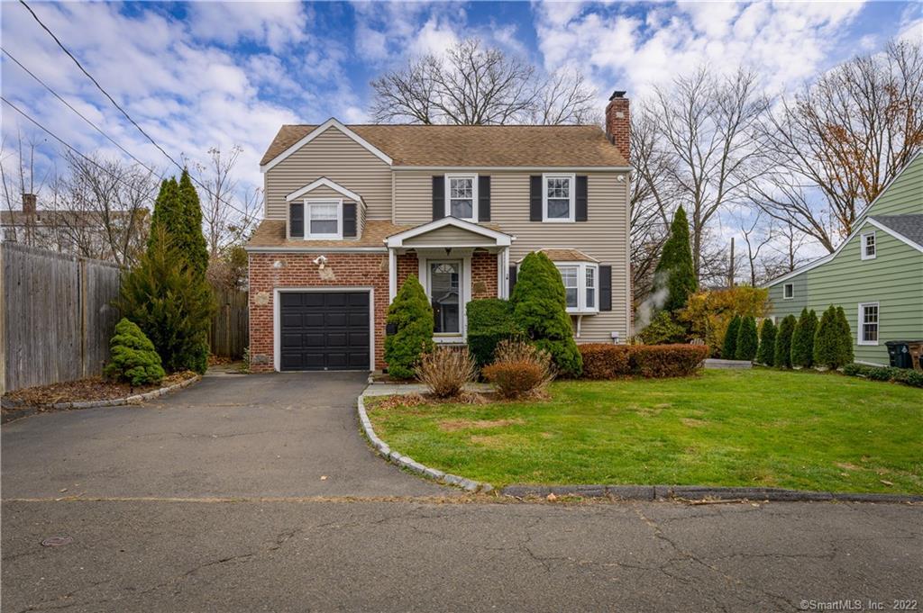 33 Willowbrook Place — exterior photo