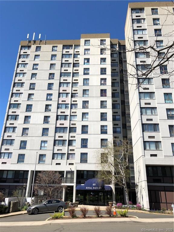 60 Strawberry Hill Avenue, Unit 715 — exterior photo