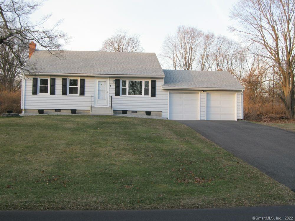 4 Woodmere Drive — photo 1