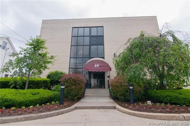 69 Cove Road, Unit C12 — exterior photo