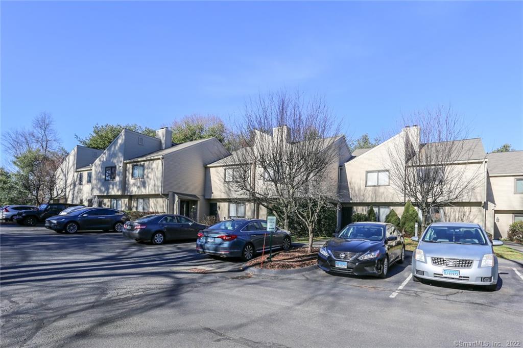 1 Horizon Drive, Unit 6 — exterior photo