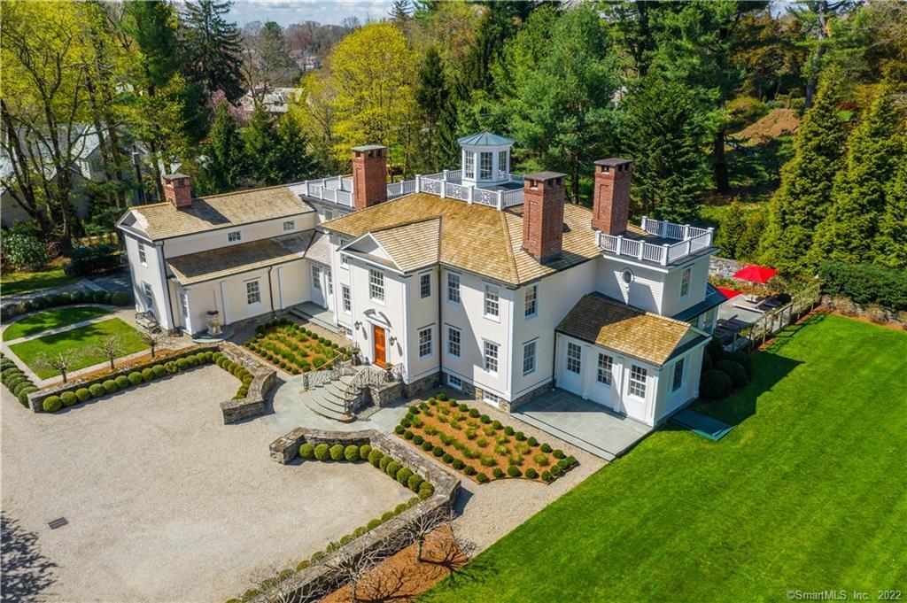 8 Searles Road — exterior photo