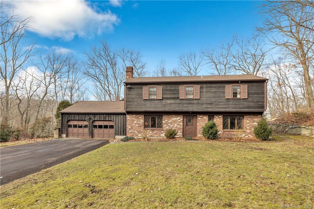 5 Hillcrest Lane — exterior photo