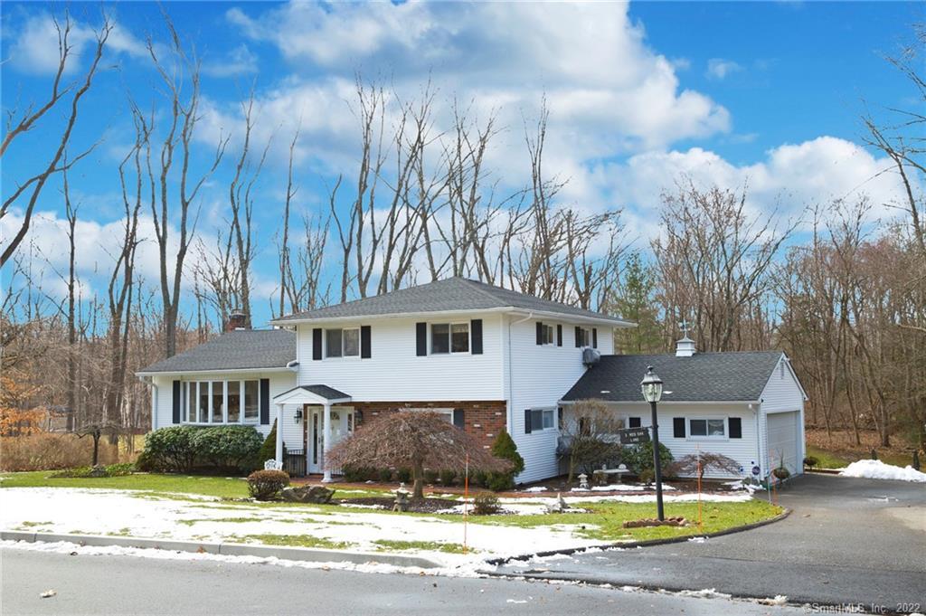 3 Red Oak Lane — photo 1