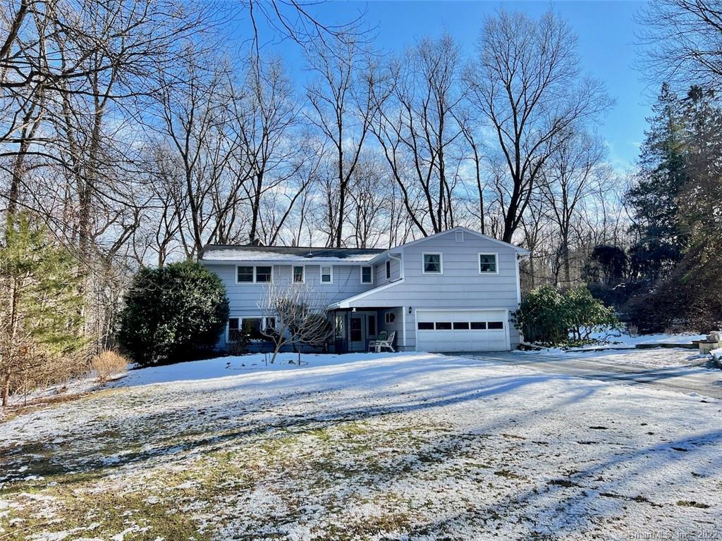 1 Green Hill Road — exterior photo