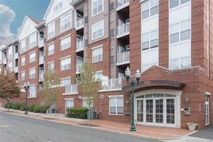 850 Main Street, Unit 401
