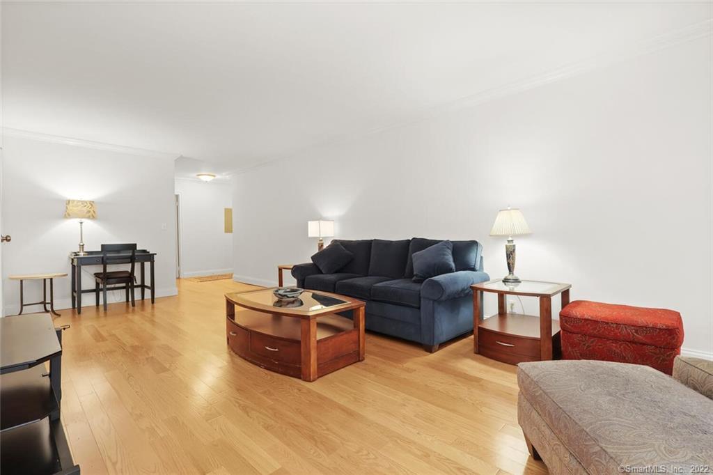 50 Glenbrook Road, Unit 3H — exterior photo